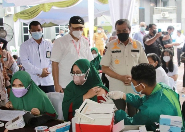 Agar Sekolah Tatap Muka Lebih Efektif, Syamsuar Minta Vaksinasi di Prioritaskan Untuk Guru dan Siswa
